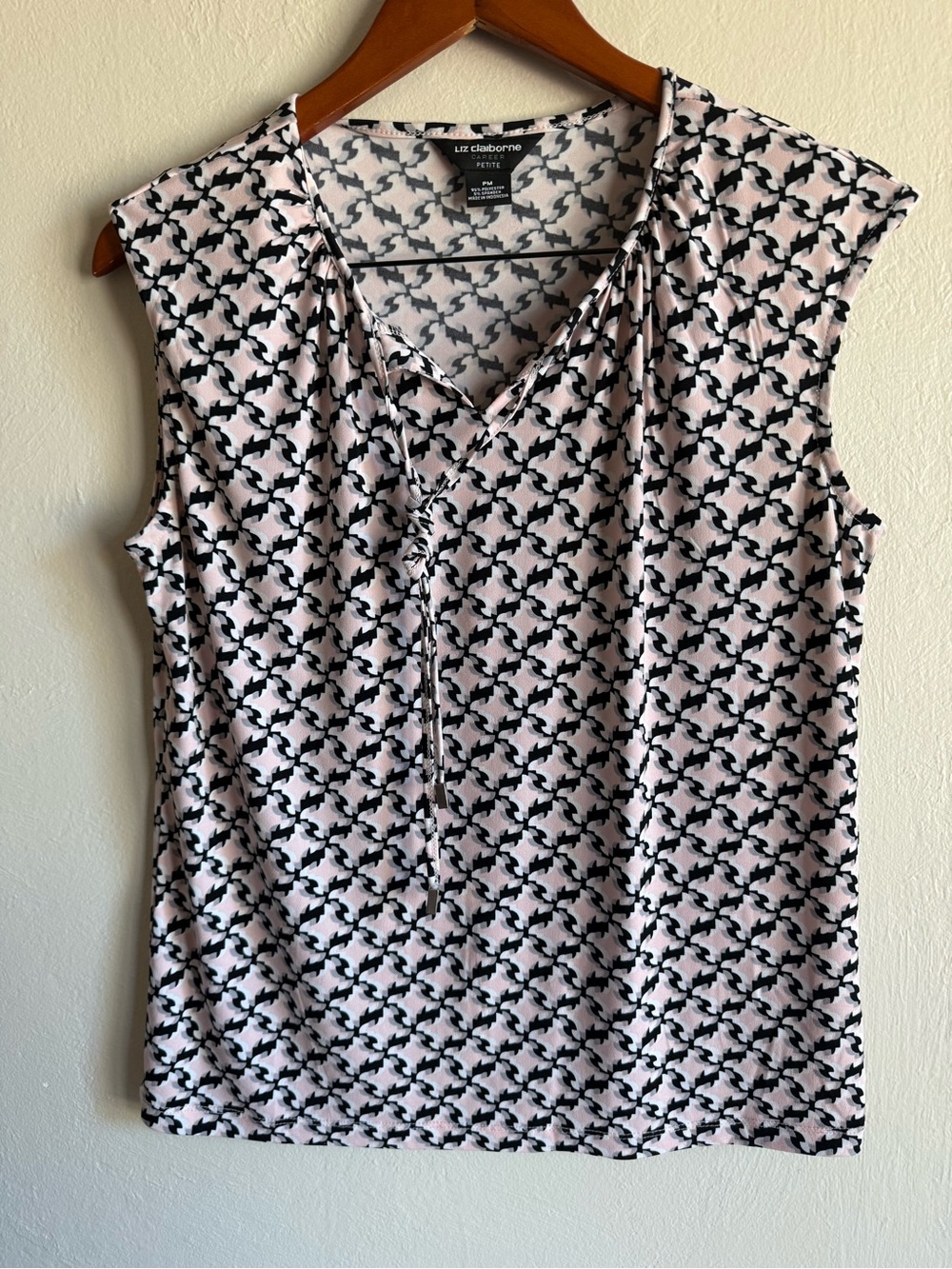 Liz Claiborne Light Pink and Black Geometric Sleeveless Top